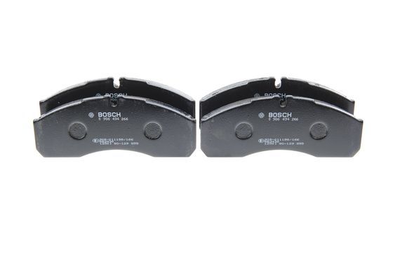 BOSCH 0986494266 Brake Pad Set For Disc Brake Front Fits Iveco Mercedes-Benz