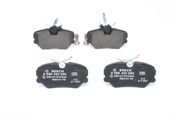 BOSCH 0986492090 Disc Brake Pad Set Front Low-Metallic Fits Peugeot 405