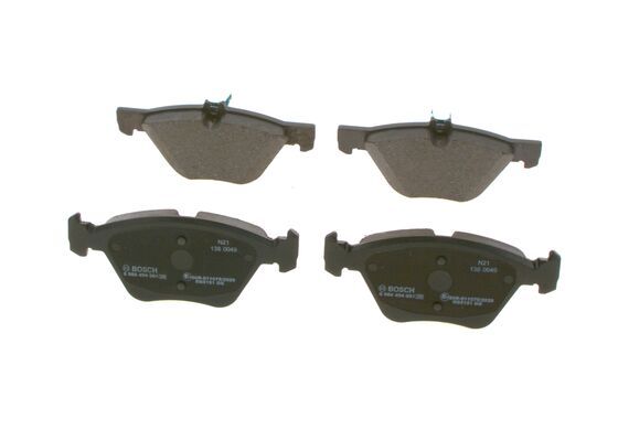 BOSCH 0986494001 Brake Pad Set Front Low-Metallic Fits Chrysler Mercedes-Benz