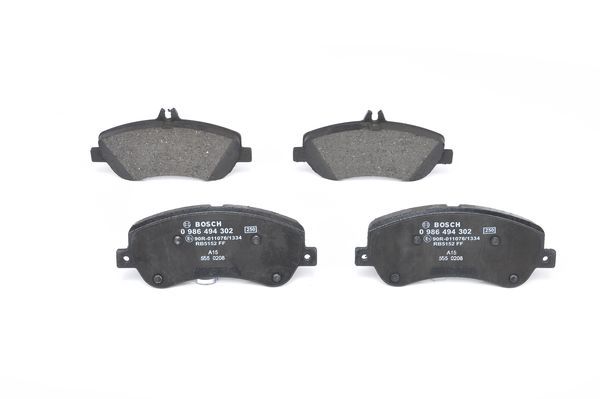 BOSCH 0986494302 Brake Pad Set Front Low-Metallic Fits Mercedes-Benz GLK-Class