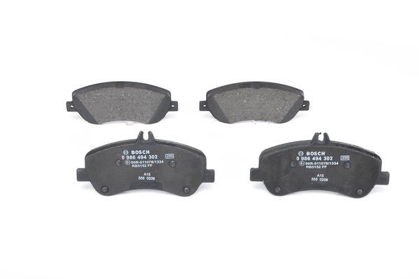 BOSCH 0986494302 Brake Pad Set Front Low-Metallic Fits Mercedes-Benz GLK-Class