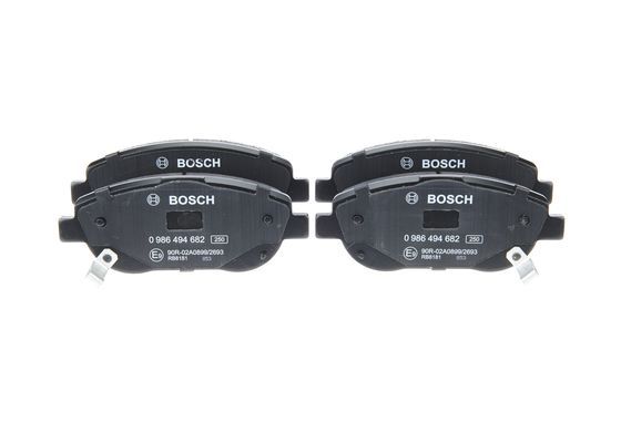 BOSCH 0986494682 Disc Brake Pad Set Front Low-Metallic Fits Toyota Avensis Verso
